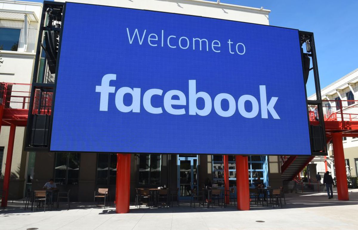 Facebook contractors being told to return to office despite
delaying return for employees 1 Facebook contractors being told to return to office despite
delaying return for employees 1