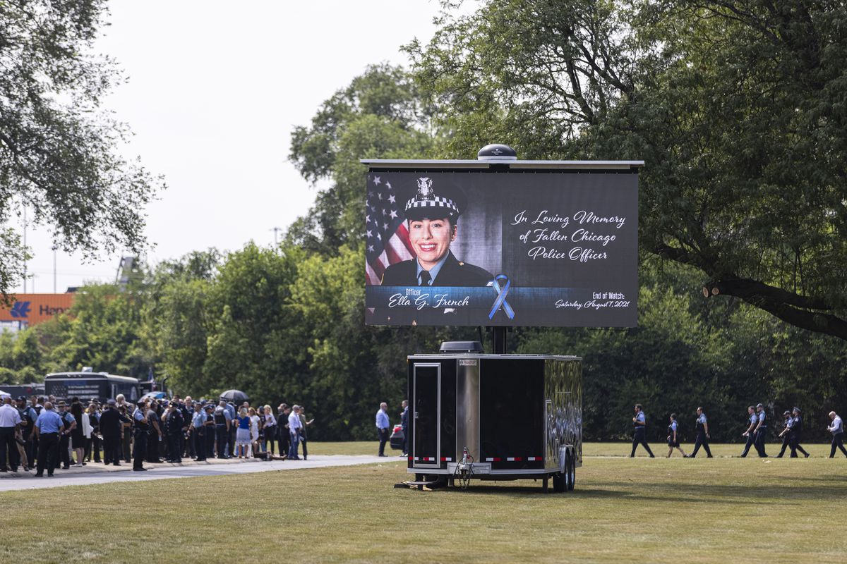 Long lines to mourn slain Officer Ella French: ‘This is a
sad day for Chicago’ 1