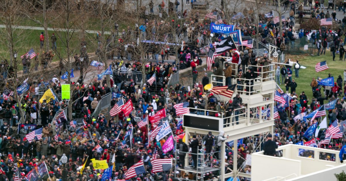 Thousands of posts around Jan. 6 riots go missing from
Facebook transparency tool 1