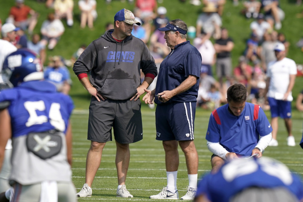 Giants offense looks shabby in first practice with
Patriots 1 Giants offense looks shabby in first practice with
Patriots 1