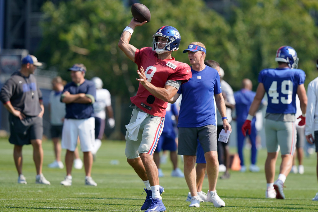 Daniel Jones bounces back against Patriots — but it wasn’t
pretty 1