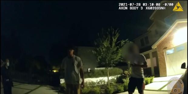 Video shows police officer placing knee on neck of NBA
player Jaxson Hayes in LA arrest 1