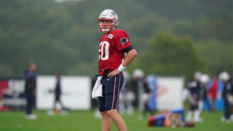 Patriots training camp Day 8 takeaways: Mac Jones bounces
back, Cam Newton struggles in rain 1