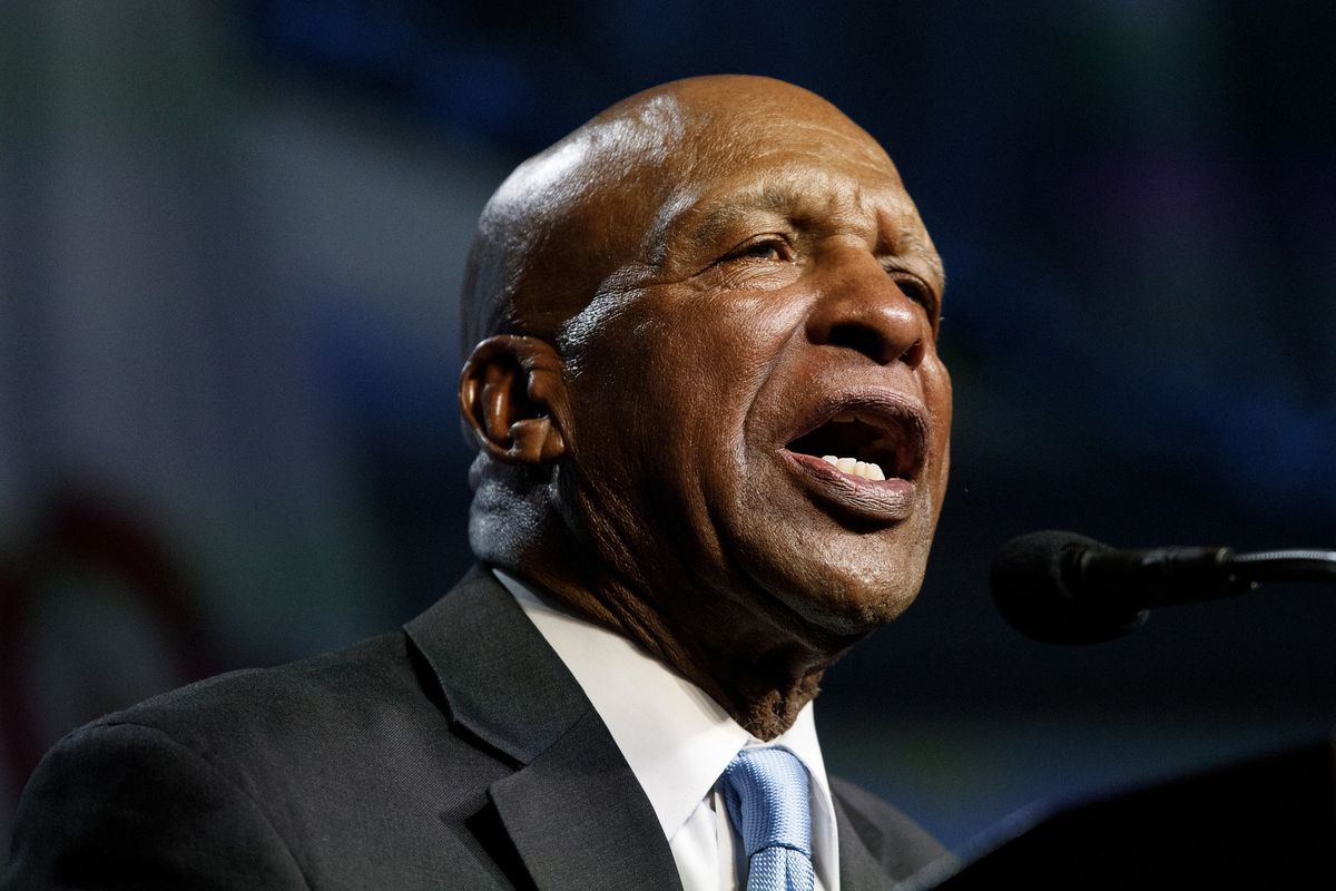 Secretary of State Jesse White tells employees to get
vaccinated or undergo regular COVID-19 testing as daily cases top
3,000 1 Secretary of State Jesse White tells employees to get
vaccinated or undergo regular COVID-19 testing as daily cases top
3,000 1