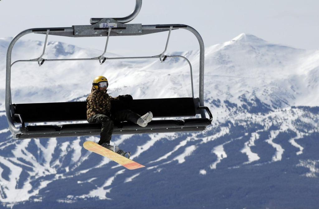 Vail Resorts announces opening dates for 2021 ski
season 1 Vail Resorts announces opening dates for 2021 ski
season 1