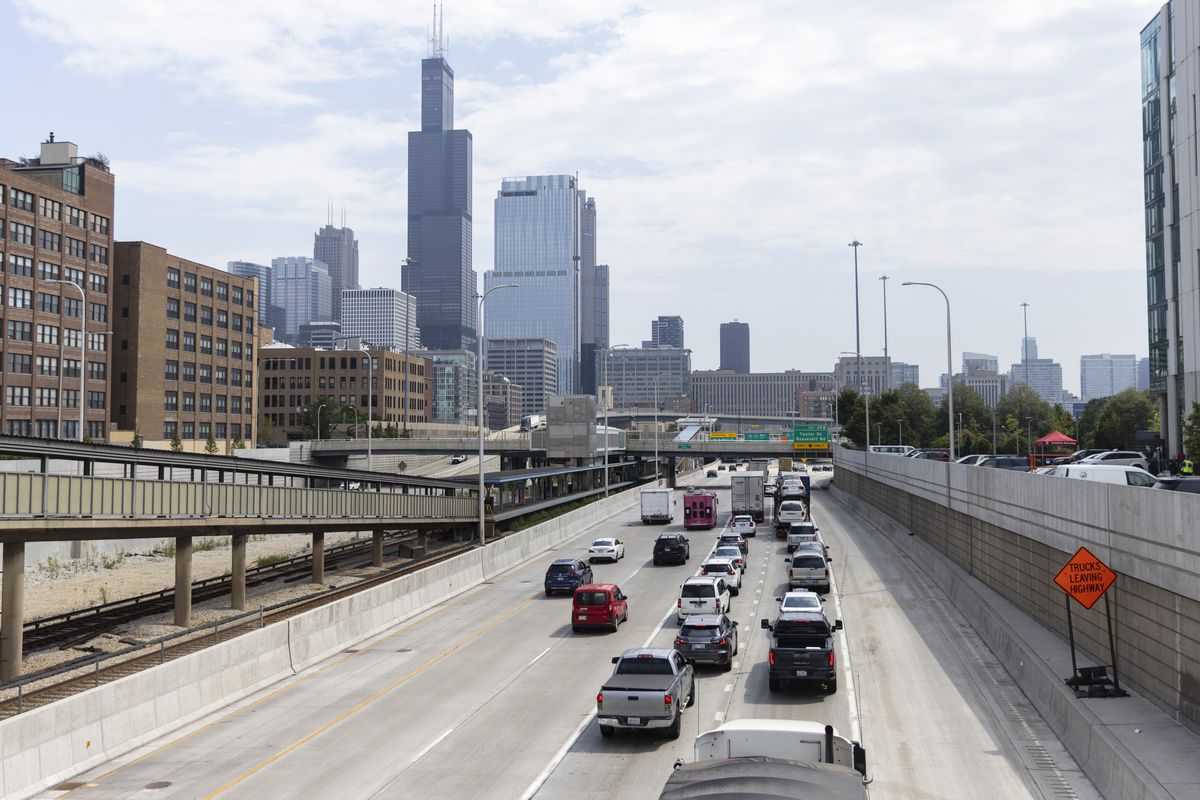 Car insurers’ pandemic windfall could have paid Illinois
drivers $99 more per car in ‘coronavirus relief’ refunds 1