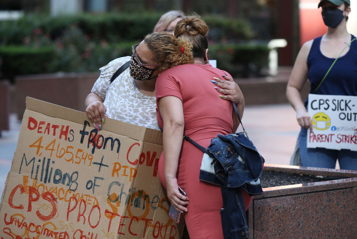 Pritzker’s COVID-19 vaccine requirement for teachers arrives
amid school outbreaks, hundreds of possible exposures 1 Pritzker’s COVID-19 vaccine requirement for teachers arrives
amid school outbreaks, hundreds of possible exposures 1