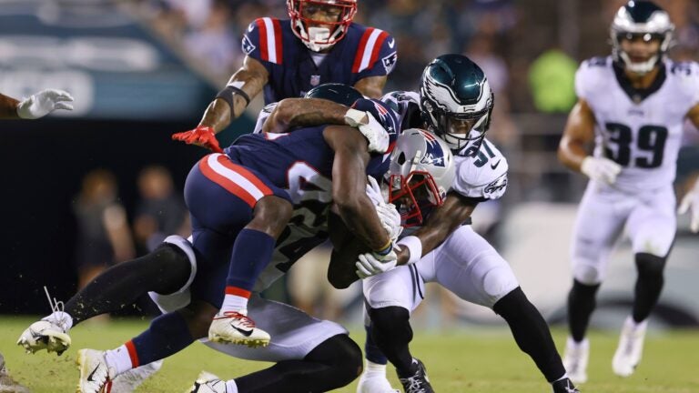 It sure looks like the Patriots can run with the best of
them, and other thoughts on preseason win over Eagles 1