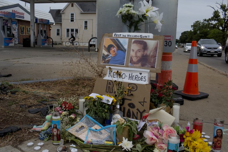 Kenosha Police 'Conspired' with Armed Civilians at Protest,
Family of Man Killed Says 1