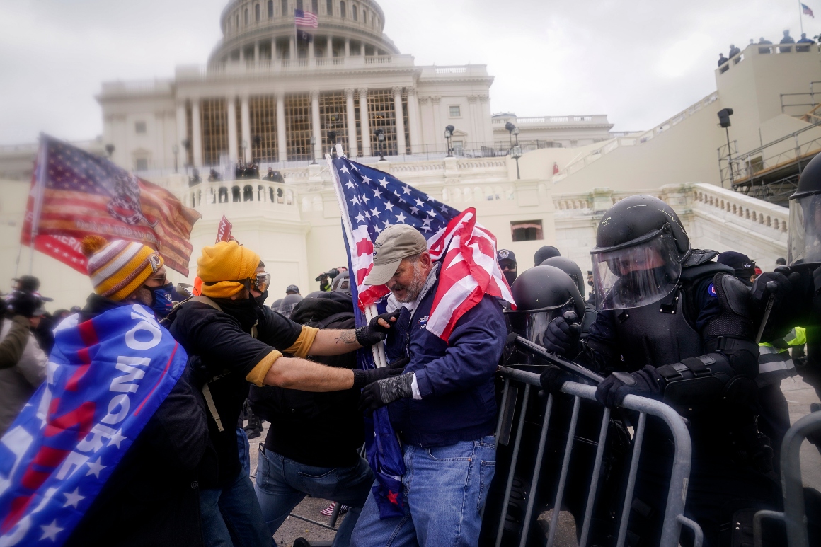 Capitol Police clear officer in shooting of Ashli Babbitt
during Jan. 6 riot 1