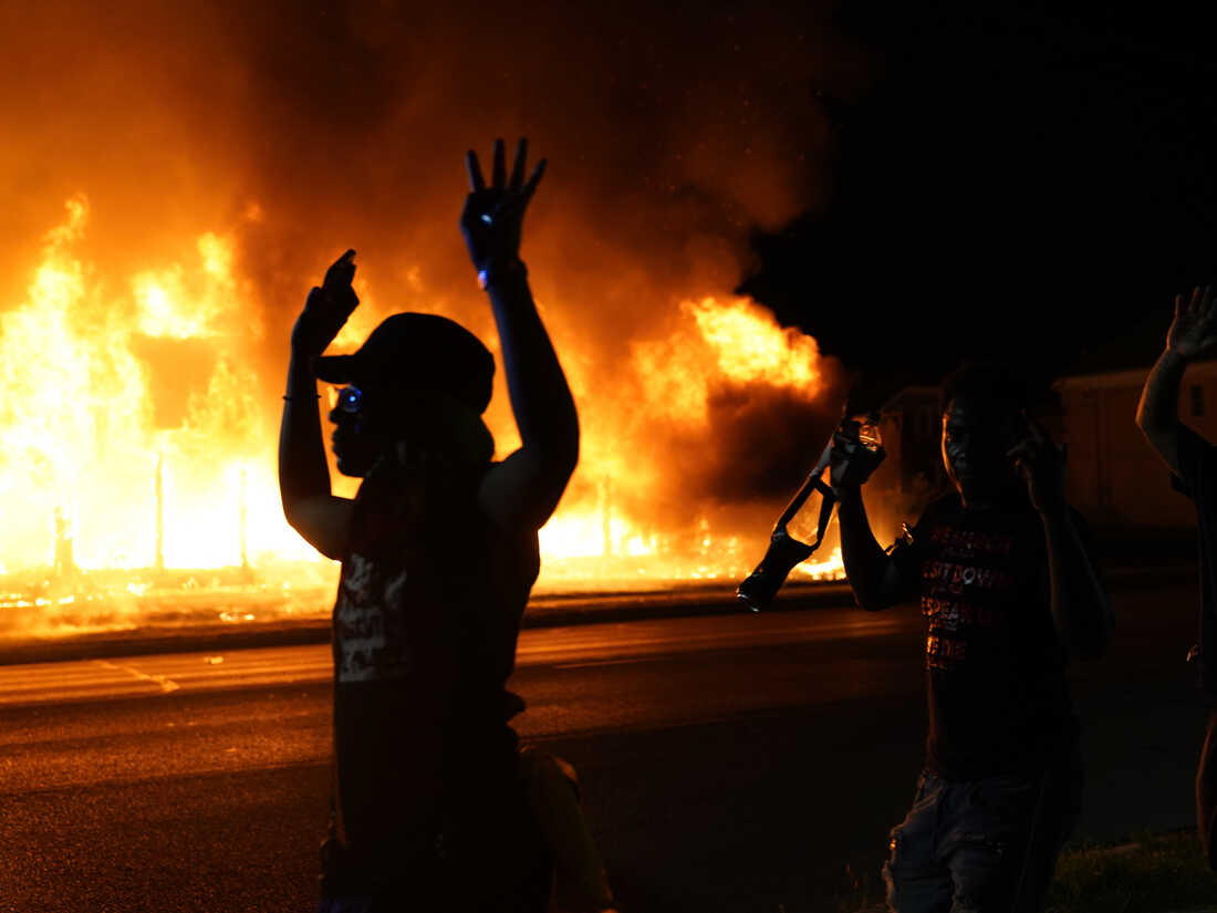 Feds Deliberately Targeted BLM Protesters To Disrupt The
Movement, A Report Says 1
