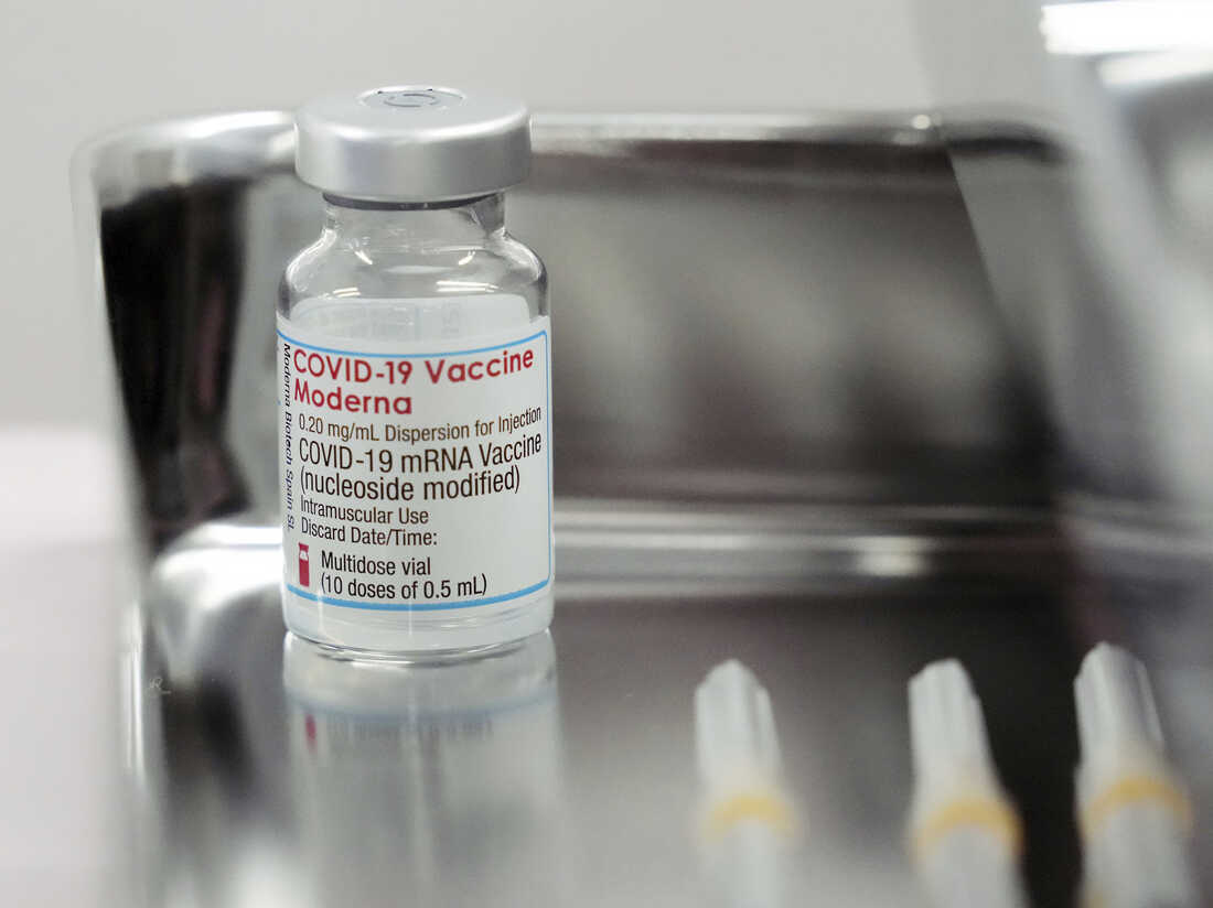 Japan Suspends 1.63 Million Doses Of Moderna's COVID-19
Vaccine Over Contamination 1 Japan Suspends 1.63 Million Doses Of Moderna's COVID-19
Vaccine Over Contamination 1