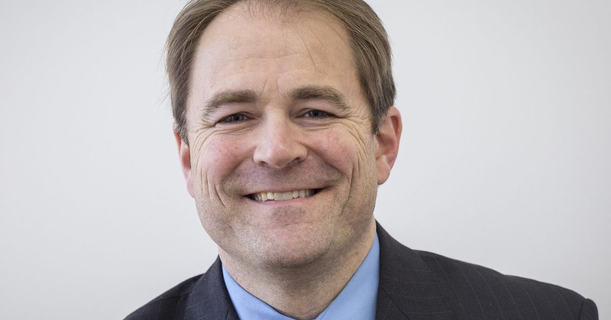Illinois Senate Republican leader tests positive for
COVID-19 following state fair 1