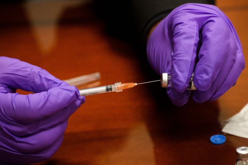 Florida Radio Host Who Warned Against Vaccine Dies of
COVID-19 Complications 1