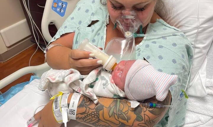 A Florida mother held her newborn one time. Ten days later,
she died from covid-19. 1