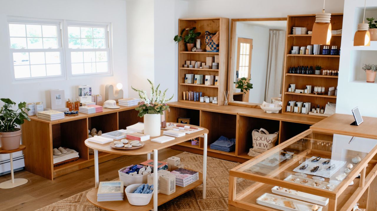 At Dawn opens at the Sound View Hotel in
Greenport 1 At Dawn opens at the Sound View Hotel in
Greenport 1