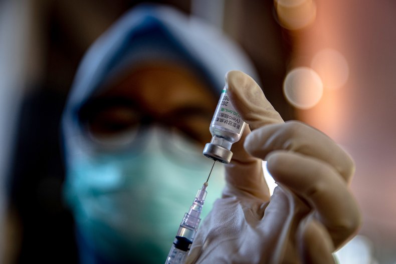 Woman Warns People to Still Wear Masks After Vaccinated
Husband Dies From COVID 1