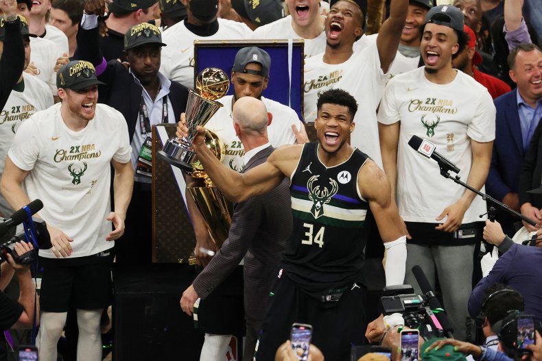When Does the NBA 2021–22 Season Start? Dates, Opening Night
and Christmas Day Schedules 1