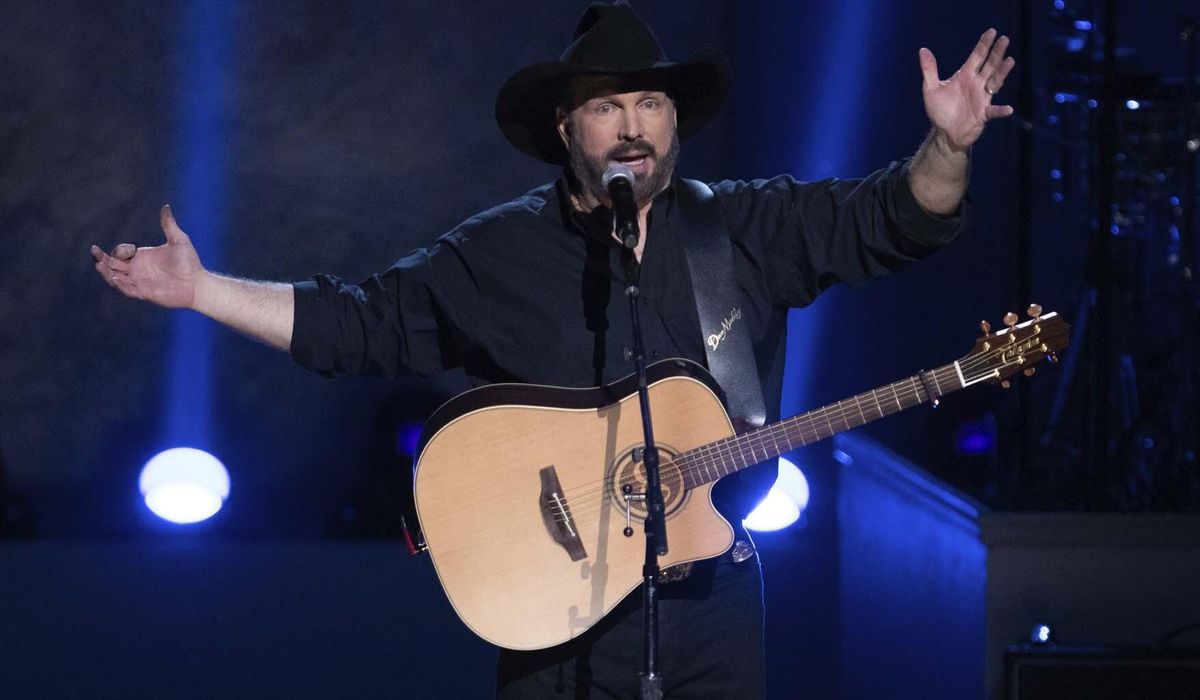 Garth Brooks cancels tour dates due to COVID-19
surge 1