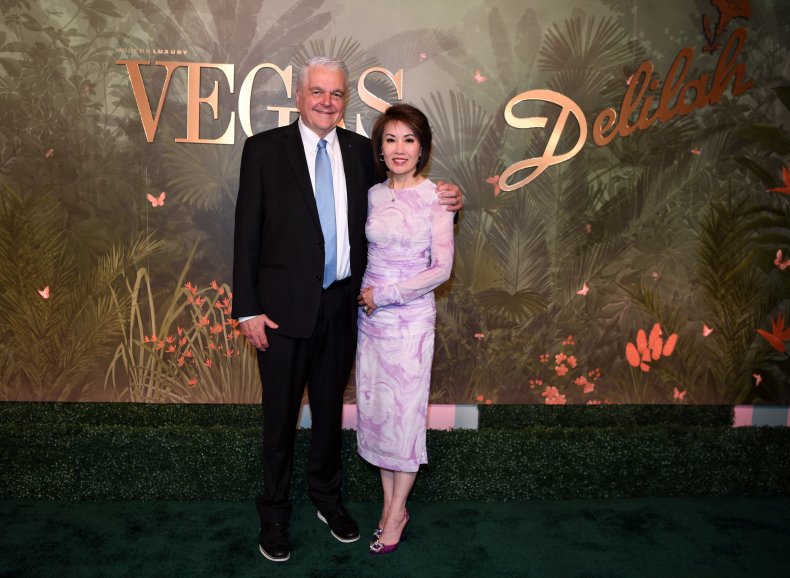 Nevada Official Says Chinese Family of Governor's Wife
Profiting From Mask Mandate 1
