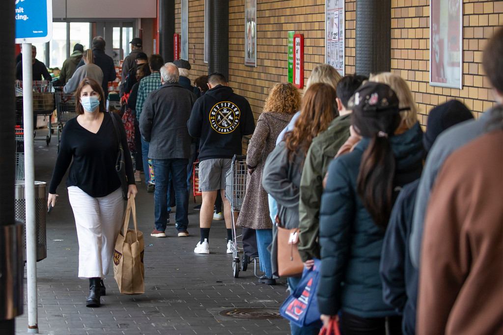New Zealand goes into lockdown over first COVID-19 infection
in 6 months 1