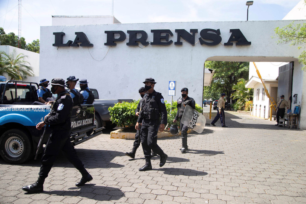 Nicaraguan police raid offices of opposition
newspaper 1