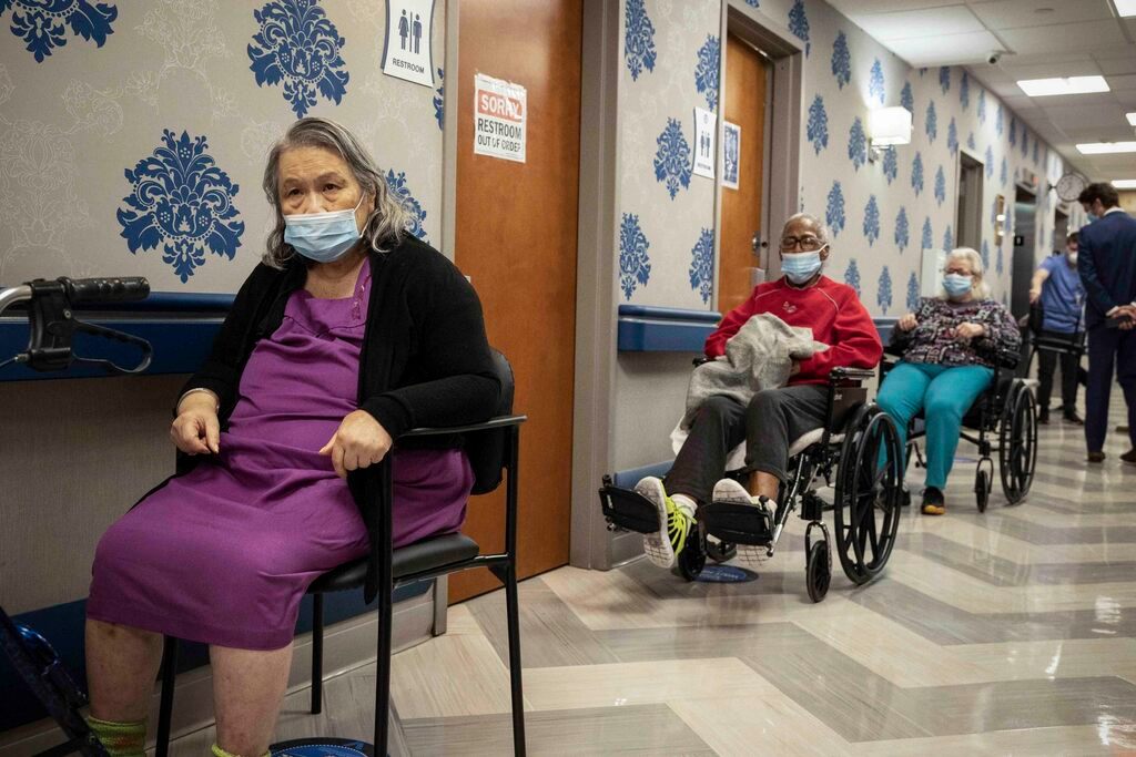 Covid-19 vaccine much safer than catching the virus, study
finds 1 Covid-19 vaccine much safer than catching the virus, study
finds 1