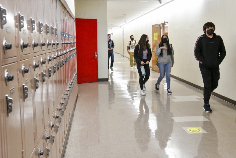 Teacher Hospitalized on First Day of School After Parent's
Assault Over Mask Mandate 1