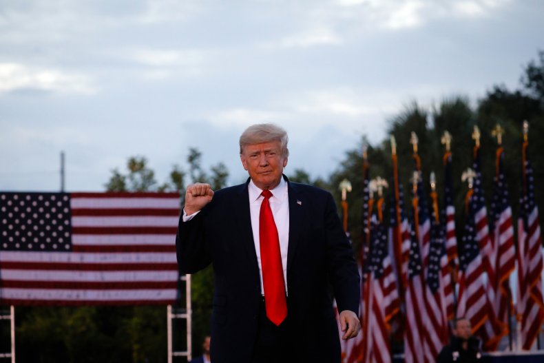 Donald Trump Booed at Alabama Rally After Encouraging Crowd
to Get COVID-19 Vaccine 1