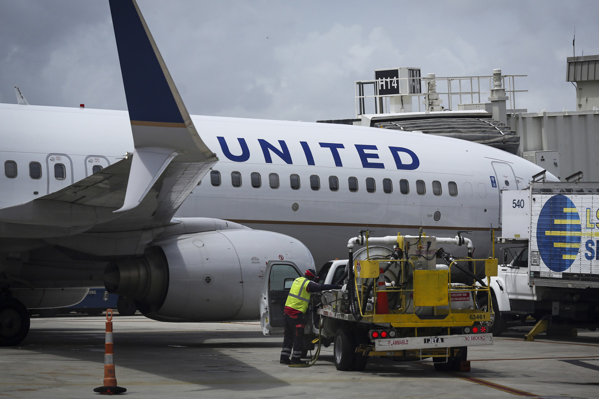 United Airlines to mandate COVID-19 vaccine for all US
employees 1