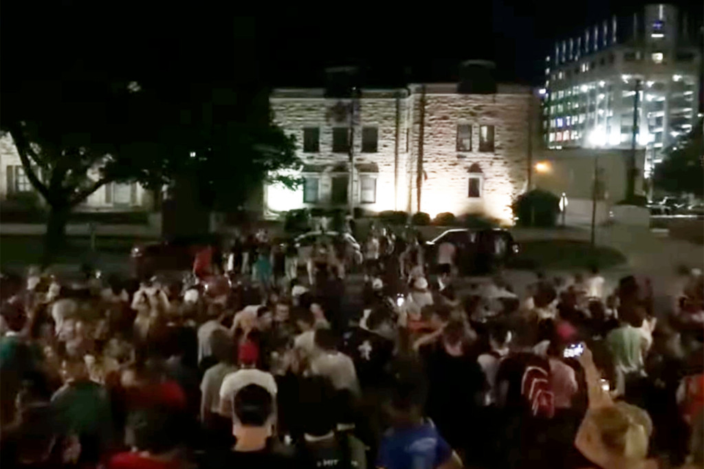 Nebraska frat house shut down amid reported rape, massive
protest 1