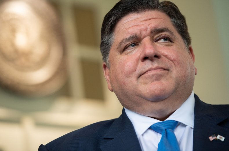 Gov. Pritzker Announces Statewide Mask Mandate for Illinois
Schools 1