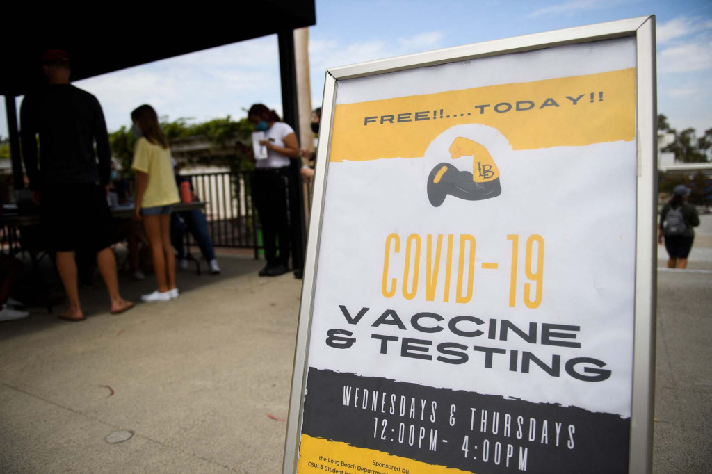 Man drives car into workers at California COVID-19
vaccination clinic 1