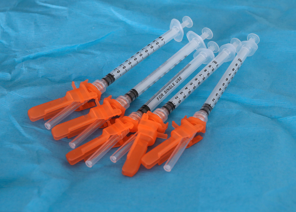 Opinion: A conservative urges GOP to stop fighting vaccine,
mask mandates 1
