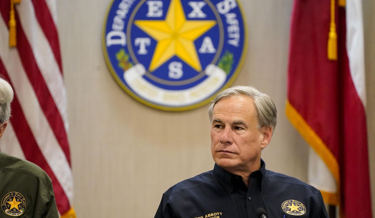 Texas Gov. Greg Abbott now testing negative for
COVID-19 1