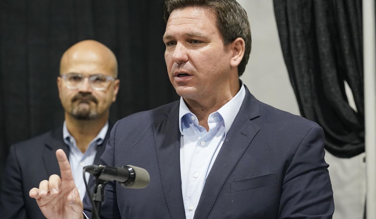 Gov. DeSantis' mask-mandate ban put to the test by Florida
schools 1