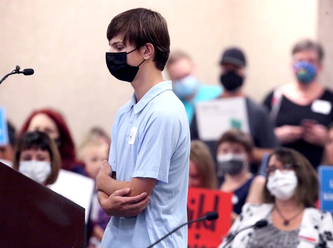 Student heckled for saying grandmother died of COVID-19
because someone didn't wear mask 1