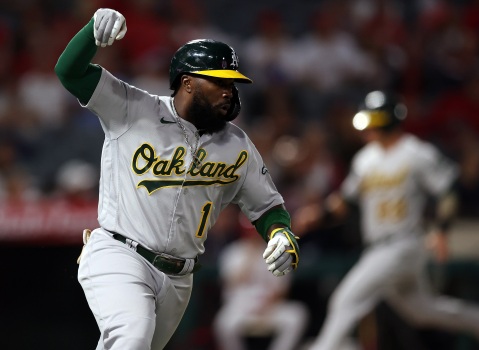 Oakland A’s hang on to beat Los Angeles Angels in narrow
victory, keep postseason window open 1