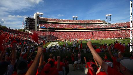 College football fans and traditions are back, even with
Covid-19 still here 1