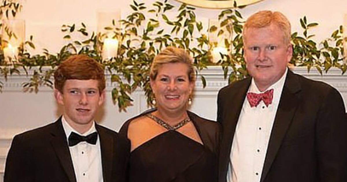 South Carolina opens investigation into allegations that
Alex Murdaugh misused funds 1