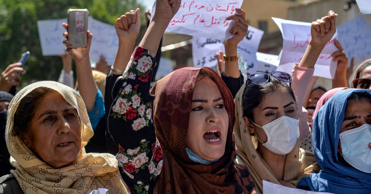 Women join protests on Afghan streets in defiance of Taliban
rule 1