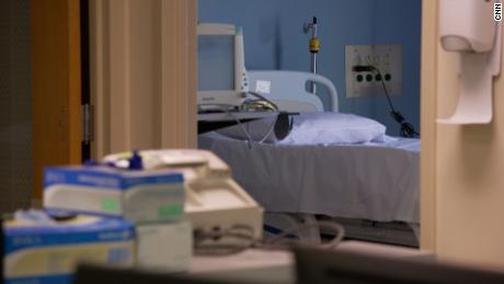 Overwhelmed Kentucky hospitals fear the worst as federal
Covid-19 assistance set to leave Friday 1 Overwhelmed Kentucky hospitals fear the worst as federal
Covid-19 assistance set to leave Friday 1