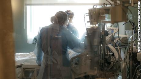 'This pandemic is our World War II.' An up-close look at how
a Florida hospital fights to save Covid-19 patients 1