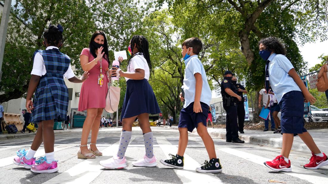 Florida Gov. Ron DeSantis files emergency appeal on school
mask mandates 1