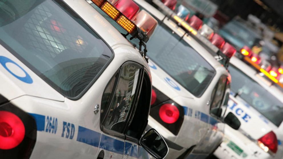 Man paralyzed after Iowa police shooting sues officer,
city 1