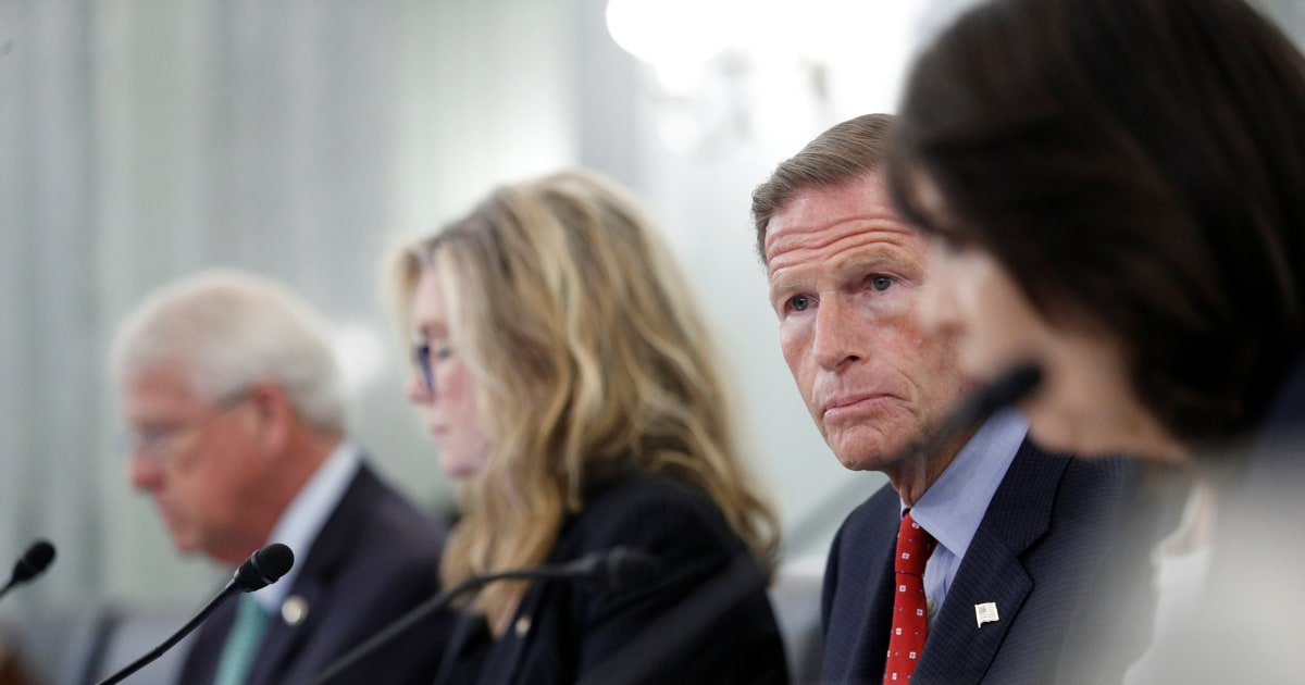 Senator's office faked Instagram account to study app's
affect on teens 1