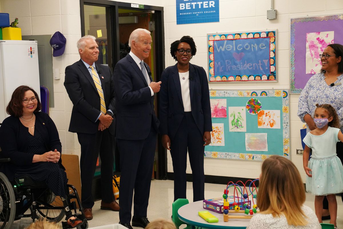 Biden coming to Chicago to push his COVID-19 vaccination
mandate for businesses 1 Biden coming to Chicago to push his COVID-19 vaccination
mandate for businesses 1