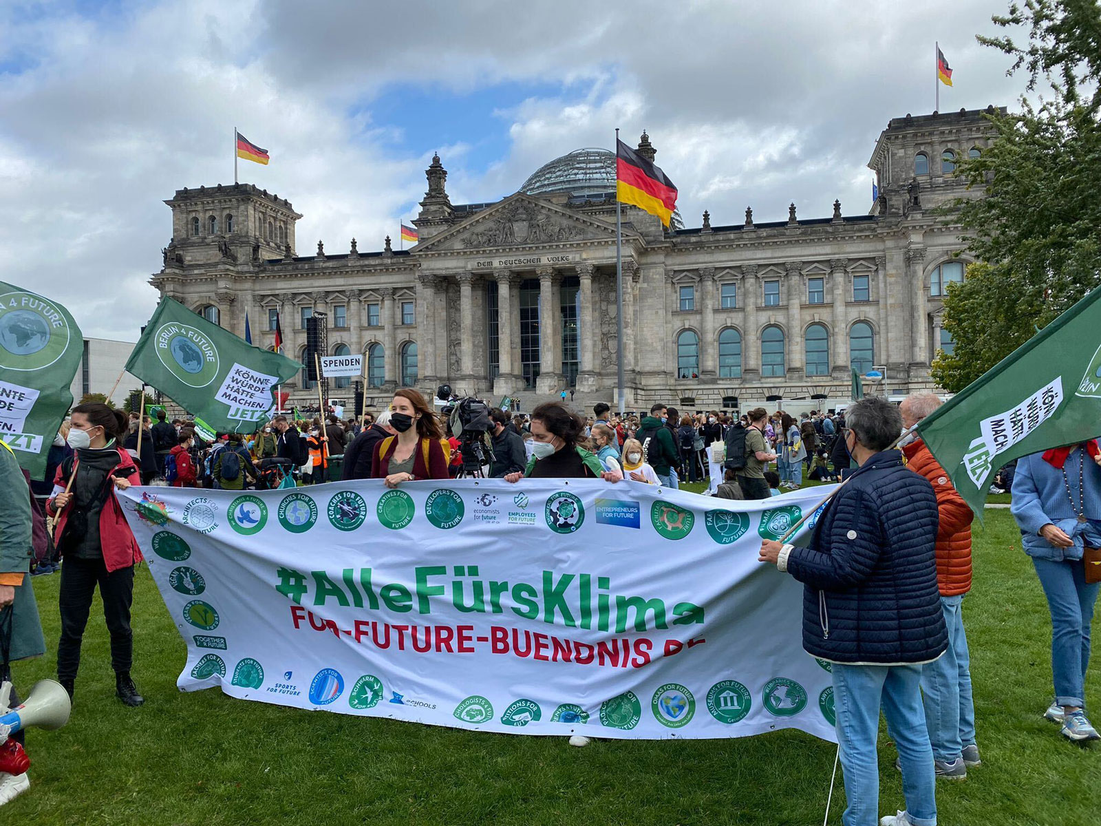 Young people hit the streets for climate protests around the
world 1