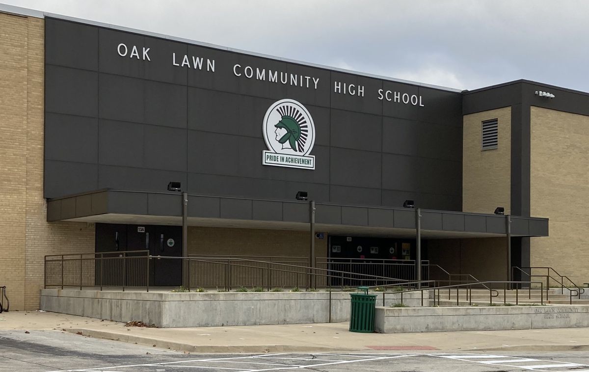 Lockdown lifted at Oak Lawn High School 1