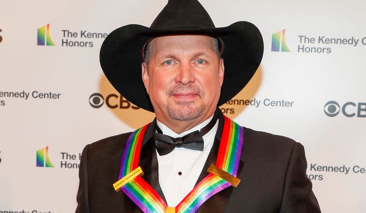 Garth Brooks Scales Down Shows Due To COVID-19: ‘Stadiums
Are Officially Out’ 1